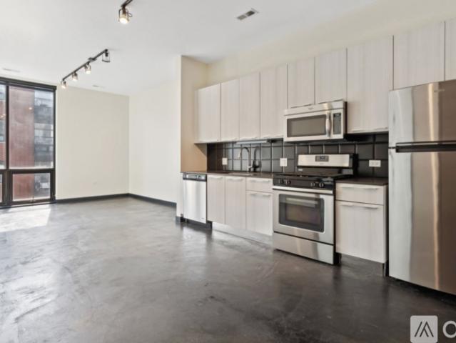 1 BR, 1 BA Apartment 1645 N Milwaukee Ave, Unit 404, Chicago, IL 60647