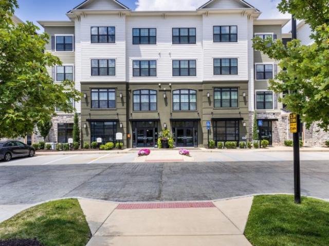 1 BR, 1 BA Apartment 16573 Wild Horse Creek Road Unit 2215, Chesterfield, MO 63017