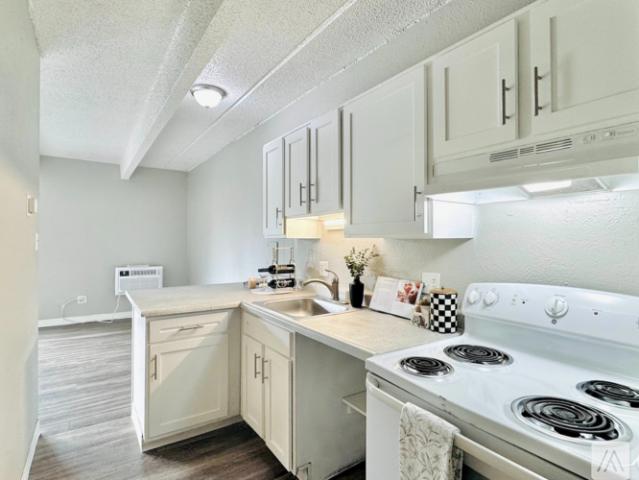 1 BR, 1 BA Apartment 1661 Geneva Street, Unit 21, Aurora, CO 80010