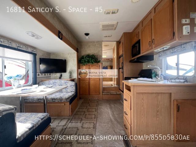 1 BR, 1 BA Apartment 16811 Saticoy S. Space, Van Nuys, CA 91406
