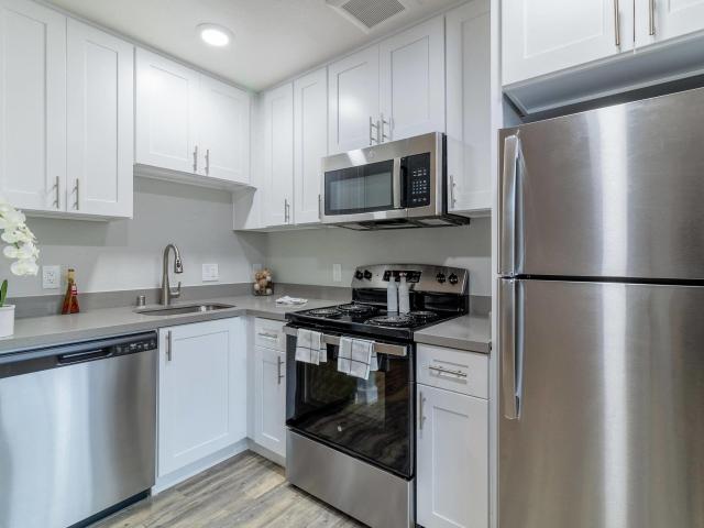 1 BR, 1 BA Apartment 16929 Meekland Ave Unit 216, Hayward, CA 94541