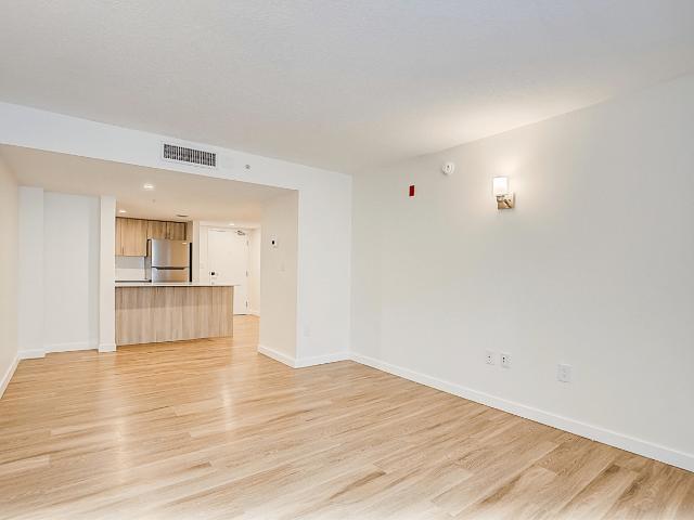 1 BR, 1 BA Apartment 1705 NE 124th St Unit 1725 319, Miami, FL 33181