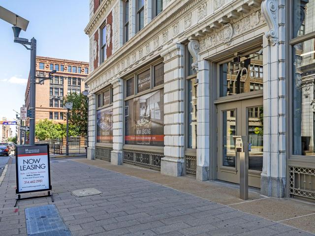 1 BR, 1 BA Apartment 1706 Washington Avenue Unit 812, Saint Louis, MO 63103