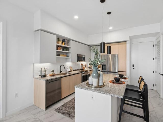 1 BR, 1 BA Apartment 17071 W Dixie Highway Unit 505, North Miami Beach, FL 33160