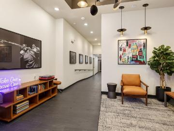 1 BR, 1 BA Apartment 1711 12th Avenue Unit 109, Seattle, WA 98122