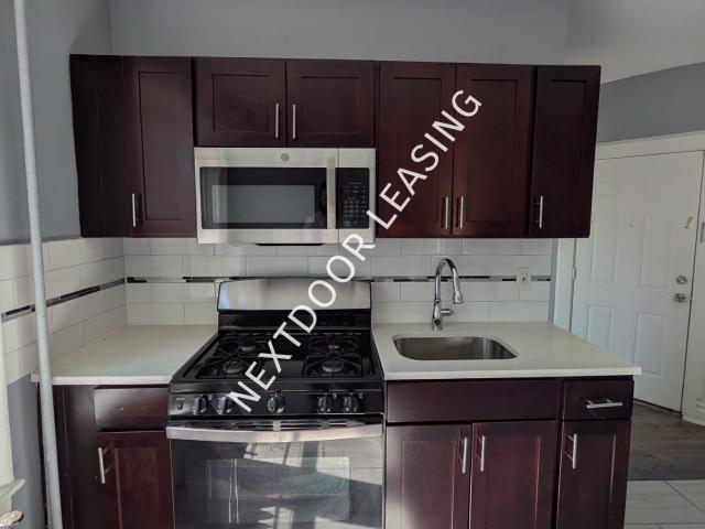1 BR, 1 BA Apartment 176 Broadway, Bayonne, NJ 07002
