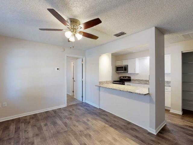 1 BR, 1 BA Apartment 1776 Harden Blvd Unit 43, Lakeland, FL 33803