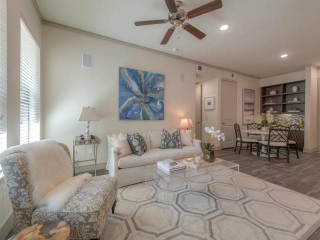 1 BR, 1 BA Apartment 1800 St Joseph Pkwy Unit 1 219, Houston, TX 77003