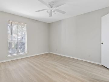 1 BR, 1 BA Apartment 1810 Teasley Ln Unit E9 1816 E0901, Denton, TX 76205