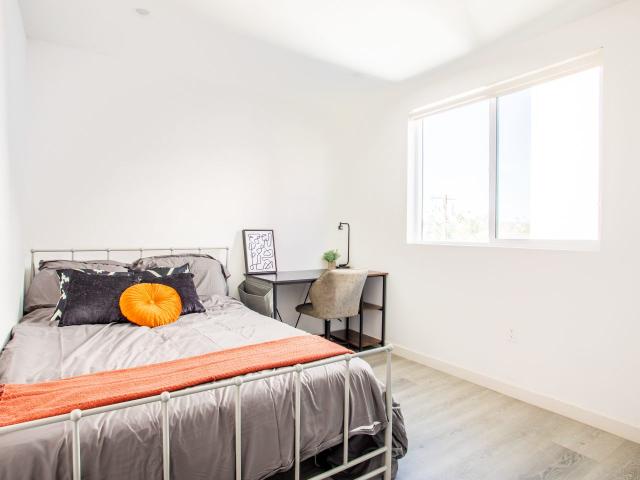 1 BR, 1 BA Apartment 1816 West Adams Boulevard Unit 1813 1/2 W Adams Blvd 2 Private Bathroom, Los Angeles, CA 90018