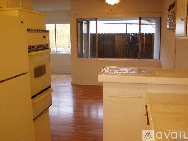 1 BR, 1 BA Apartment 18300 Napa St, Unit F, Northridge, CA 91325