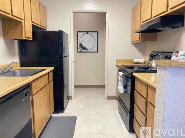 1 BR, 1 BA Apartment 1900 Oakdale Road, Unit 114, Modesto, CA 95355