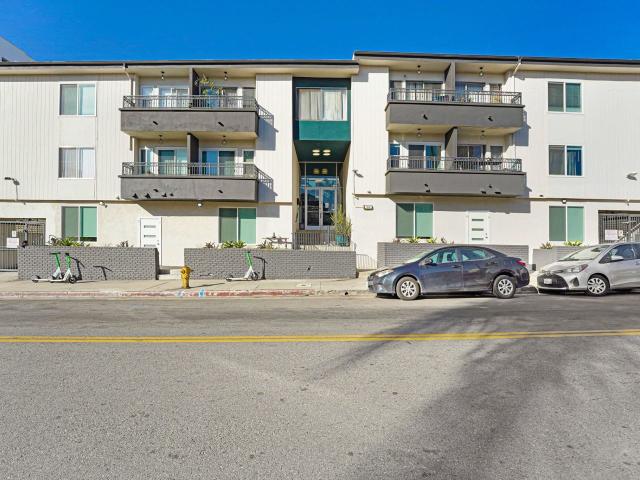 1 BR, 1 BA Apartment 1937 1939 Argyle Unit 30, Los Angeles, CA 90068