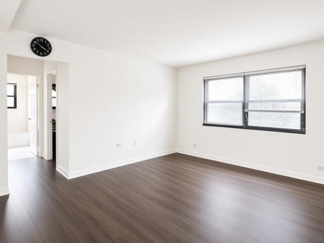 1 BR, 1 BA Apartment 1947 West Granville Avenue Chicago, IL 60660