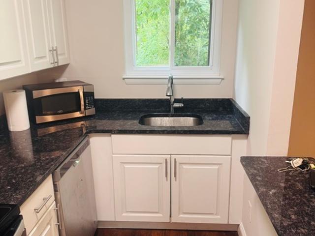 1 BR, 1 BA Apartment 19 Somers Street, Unit 8, Danbury, CT 06810