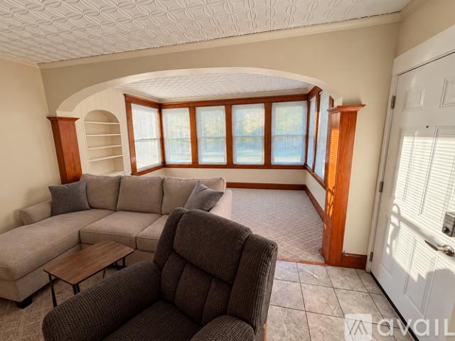 1 BR, 1 BA Apartment 103 Vine Street, Unit 2B, Nashua, NH 03060