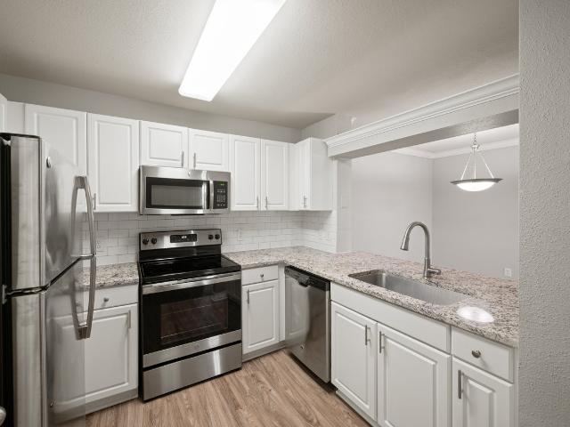 1 BR, 1 BA Apartment 10000 Broadway Street Unit 01 833, Pearland, TX 77584