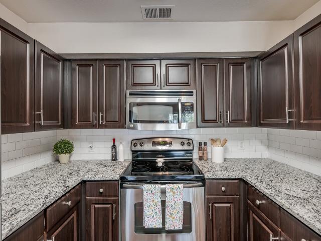 1 BR, 1 BA Apartment 10000 Broadway Street Unit 01 972, Pearland, TX 77584