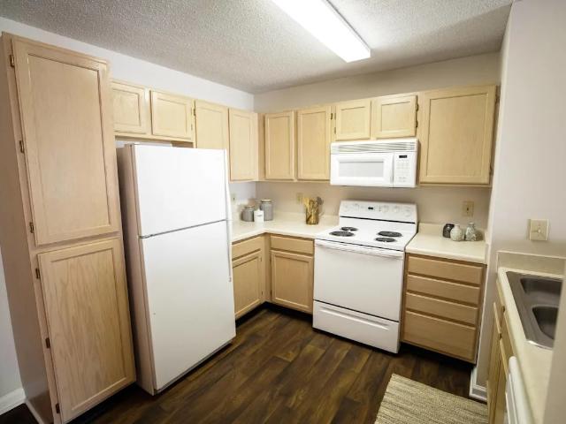 1 BR, 1 BA Apartment 1000 Abbotts Creek Circle Unit 4111, Kernersville, NC 27284