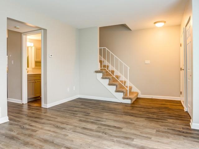 1 BR, 1 BA Apartment 1000 Geneva Road Unit 06B, Saint Charles, IL 60174