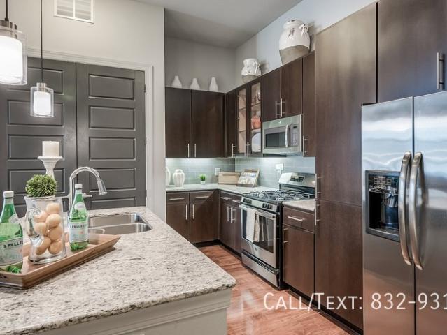 1 BR, 1 BA Apartment 1000 N Millbend Dr, The Woodlands, TX 77380
