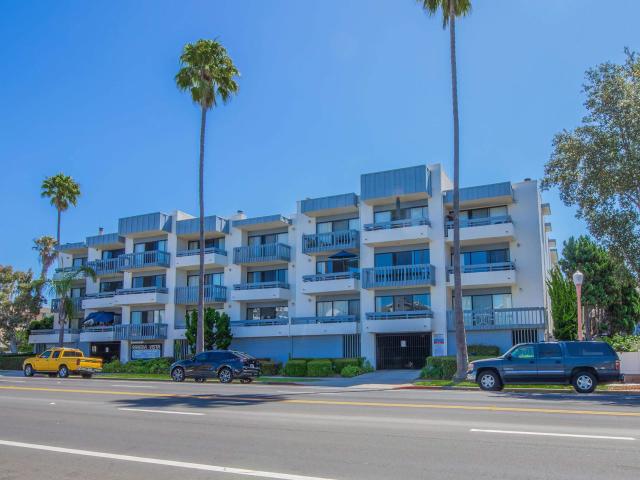 1 BR, 1 BA Apartment 1000 South Catalina Avenue Unit 106, Redondo Beach, CA 90277