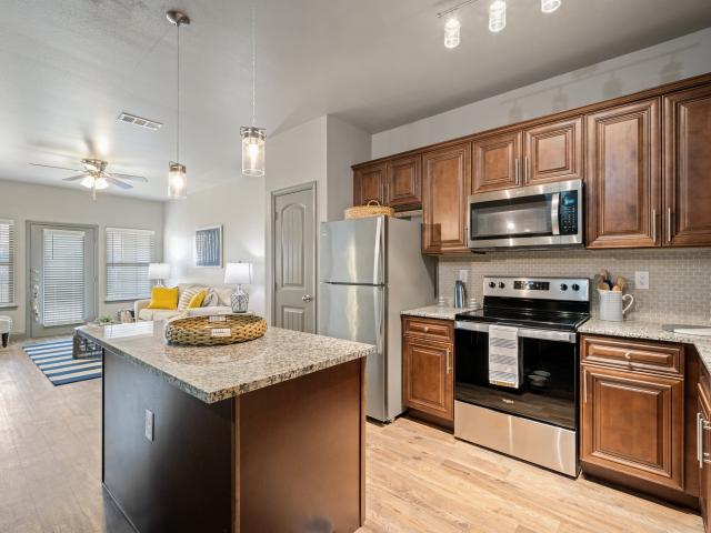 1 BR, 1 BA Apartment 1000 Quiet Cove Road Unit 8106, Granbury, TX 76048