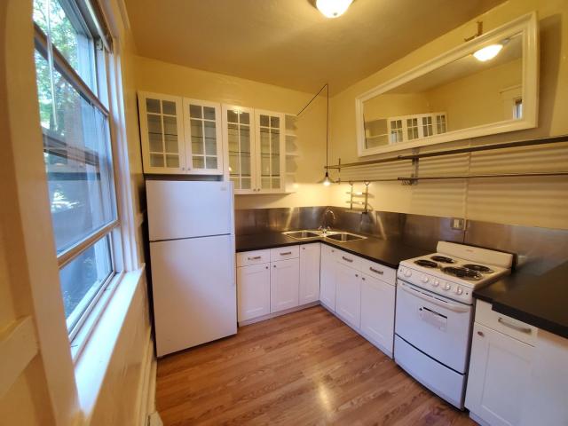 1 BR, 1 BA Apartment 1002 East Denny Way Unit 103, Seattle, WA 98122