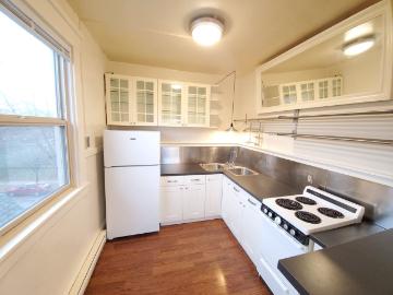 1 BR, 1 BA Apartment 1002 East Denny Way Unit 303, Seattle, WA 98122