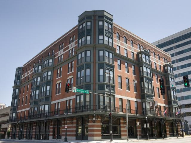 1 BR, 1 BA Apartment 1003 Broadway Blvd Unit 0101, Kansas City, MO 64105