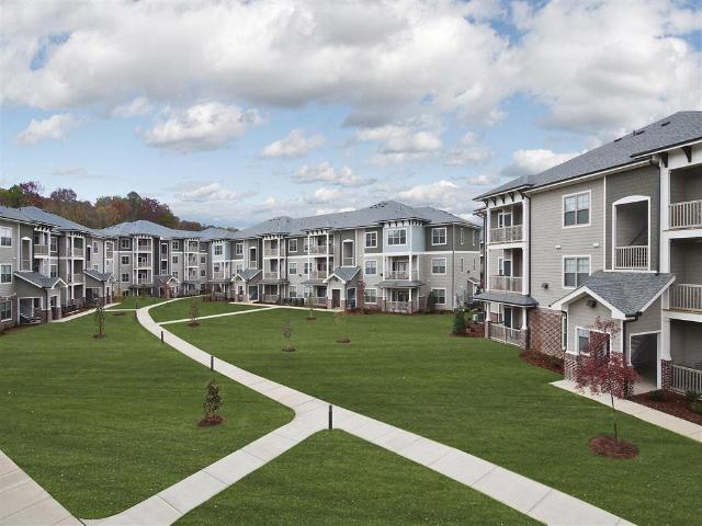 1 BR, 1 BA Apartment 100 Roberts Lake Circle Unit 101 106, Arden, NC 28704