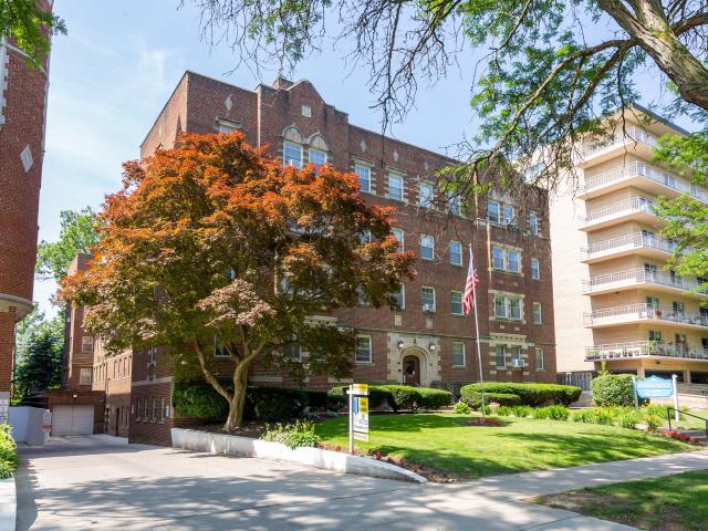 1 BR, 1 BA Apartment 10109 Lake Avenue Unit PM411, Cleveland, OH 44102