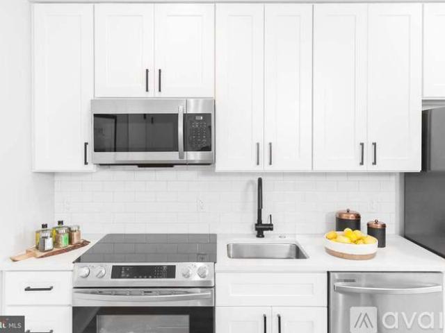 1 BR, 1 BA Apartment 1016 17th Place Northeast, Unit 201, Washington, DC 20002