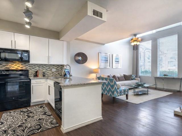1 BR, 1 BA Apartment 101 North Brookside Drive Unit 2502, Dallas, TX 75214
