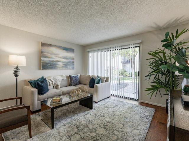 1 BR, 1 BA Apartment 10201 North 44th Drive Unit 2022, Glendale, AZ 85302