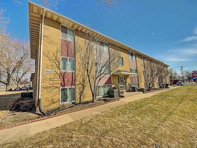 1 BR, 1 BA Apartment 1020 Twixt Town Rd NE, Cedar Rapids, IA 52402