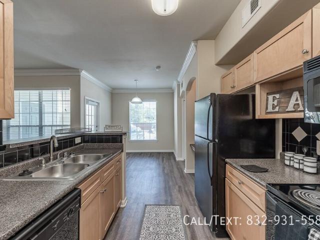 1 BR, 1 BA Apartment 1025 Dulles Ave, Stafford, TX 77477