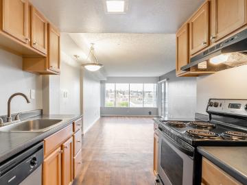 1 BR, 1 BA Apartment 10306 Meridian Avenue North Unit 412, Seattle, WA 98133