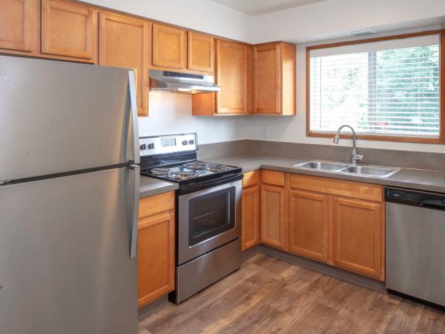 1 BR, 1 BA Apartment 1030 Northeast 102nd Avenue Unit 0122, Portland, OR 97220