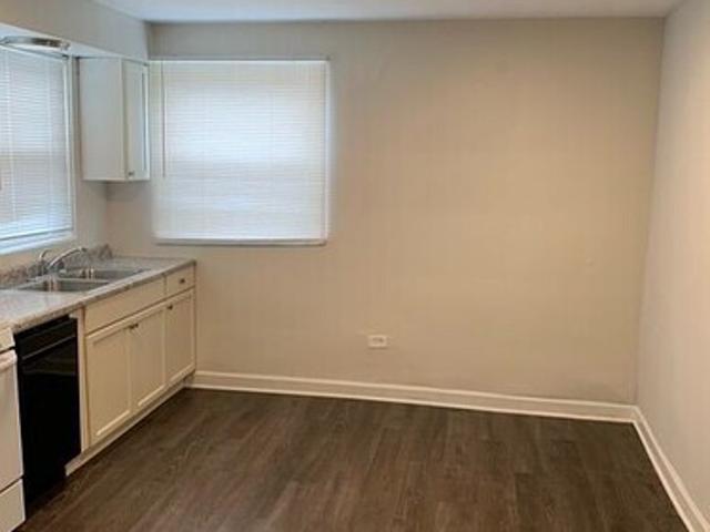1 BR, 1 BA Apartment 1036 E Division St, Unit B, Lombard, IL 60148