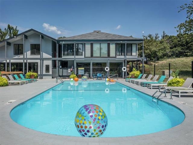 1 BR, 1 BA Apartment 10500 Hillcrest Rd Unit 3525, Kansas City, MO 64134