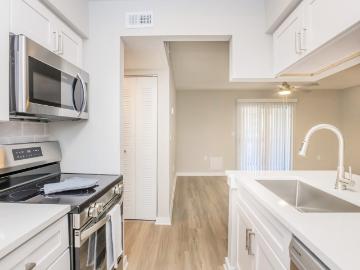 1 BR, 1 BA Apartment 1071 Candlelight Boulevard Unit I133, Brooksville, FL 34601