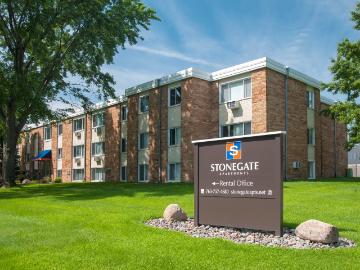 1 BR, 1 BA Apartment 10760 6th Street NE Unit 4310, Minneapolis, MN 55434