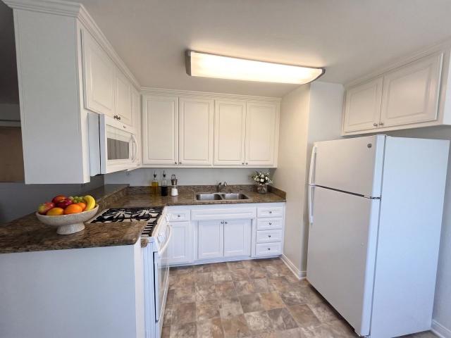 1 BR, 1 BA Apartment 10822 Victory Blvd Unit 24, North Hollywood, CA 91606