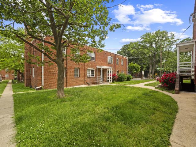 1 BR, 1 BA Apartment 10 Danbury Street Southeast, Washington, DC 20032