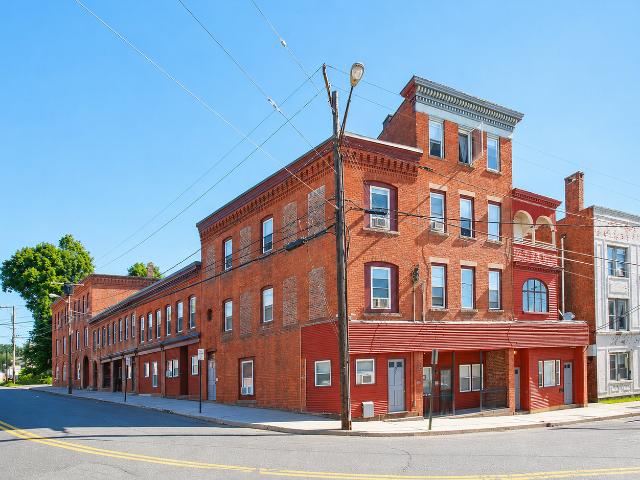 1 BR, 1 BA Apartment 10 Summer Street 3B, Bristol, CT 06010