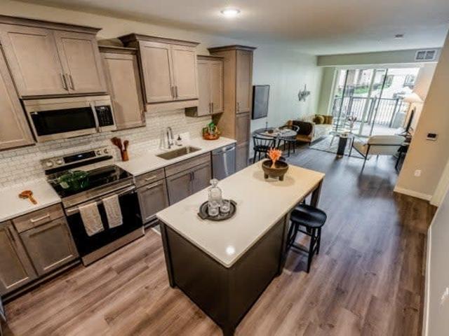 1 BR, 1 BA Apartment 11050 Red Circle Drive Unit 324, Hopkins, MN 55343