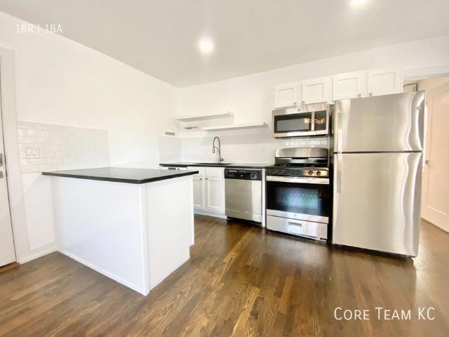 1 BR, 1 BA Apartment 110 E 40th Street, Kansas City, MO 64111