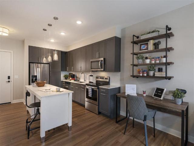 1 BR, 1 BA Apartment 1110 Key Hwy Unit 722, Baltimore, MD 21230