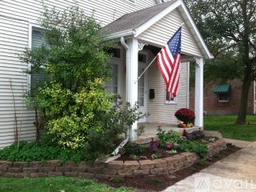 1 BR, 1 BA Apartment 1110 North 3rd Street, Saint Charles, MO 63301